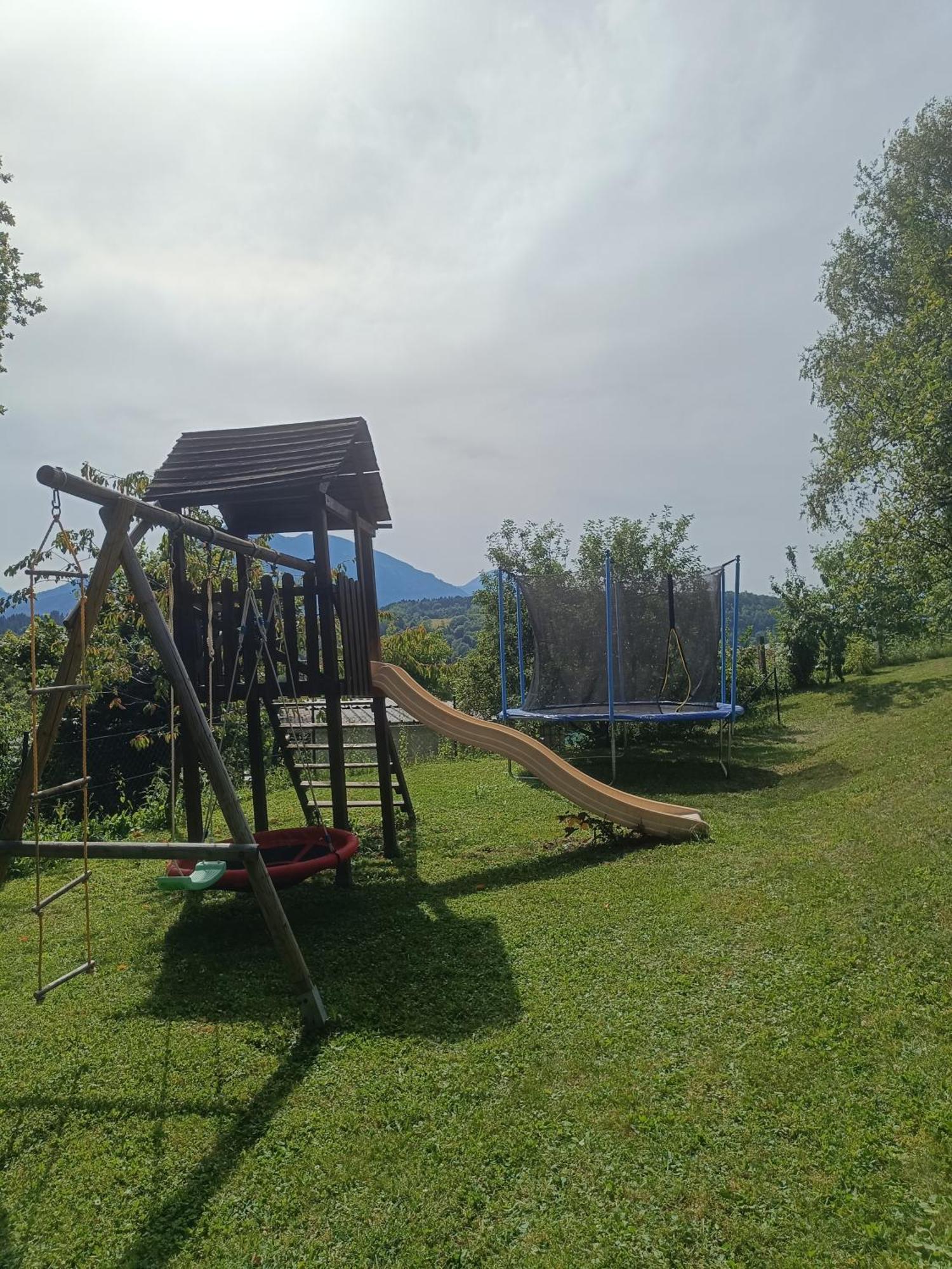 Ella Ferienwohnung Arnoldstein Exteriör bild